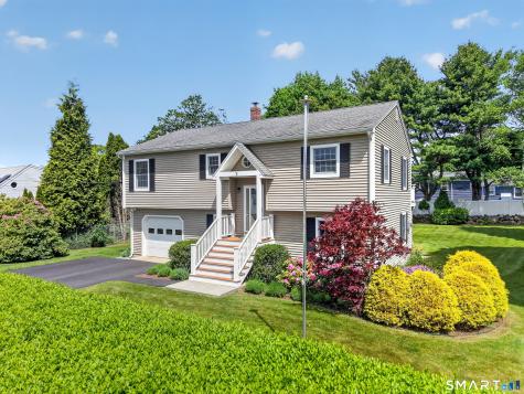 35 Bruggeman Place Stonington CT 06355