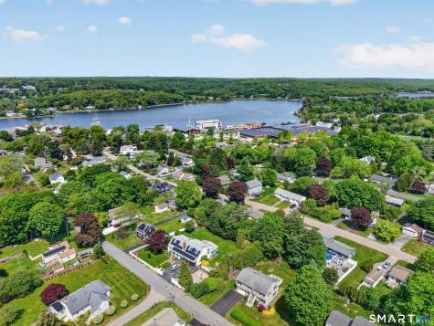 35 Bruggeman Place Stonington CT 06355