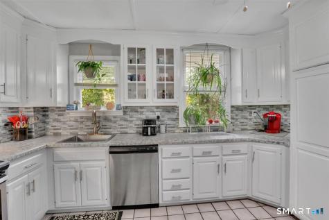 4 Crown Street Middletown CT 06457