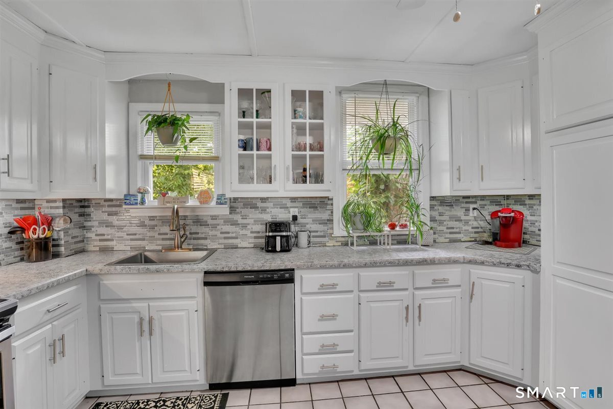 4 Crown Street Middletown CT 06457