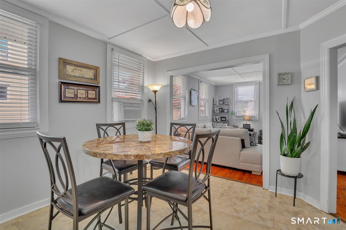 4 Crown Street Middletown CT 06457