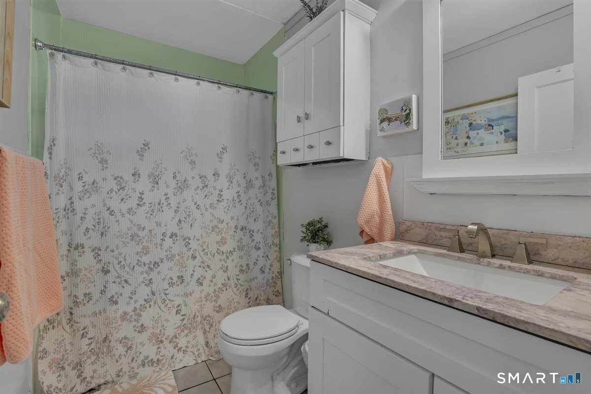 4 Crown Street Middletown CT 06457