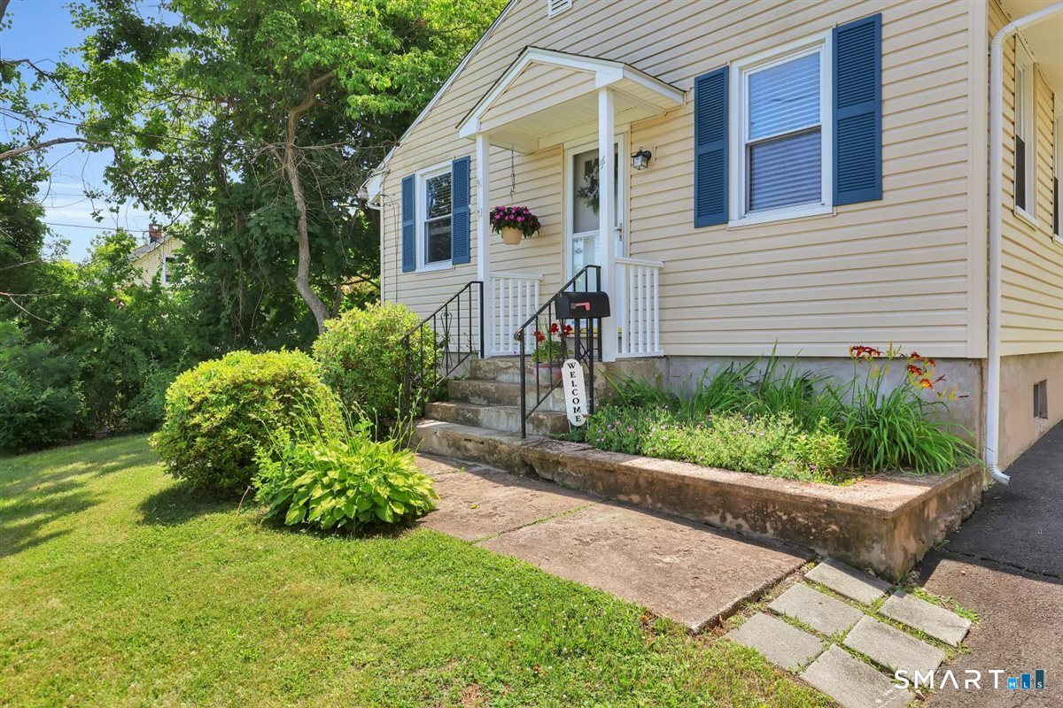 4 Crown Street Middletown CT 06457