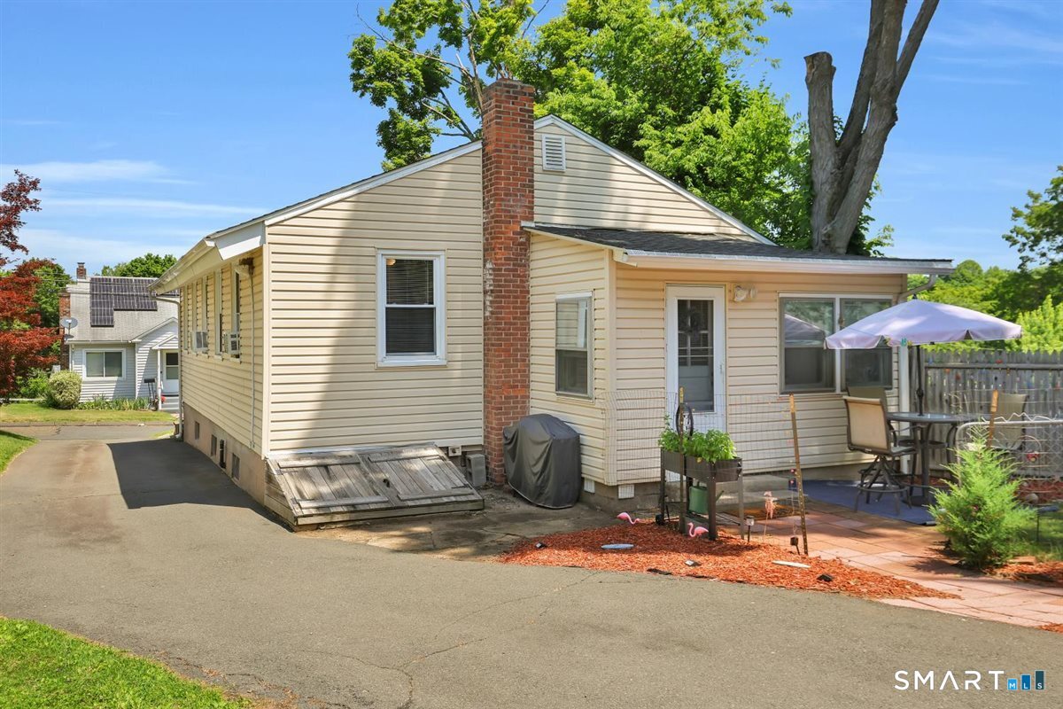 4 Crown Street Middletown CT 06457
