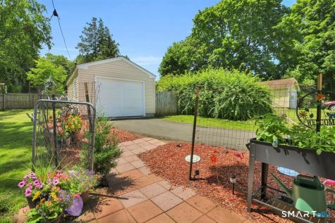 4 Crown Street Middletown CT 06457