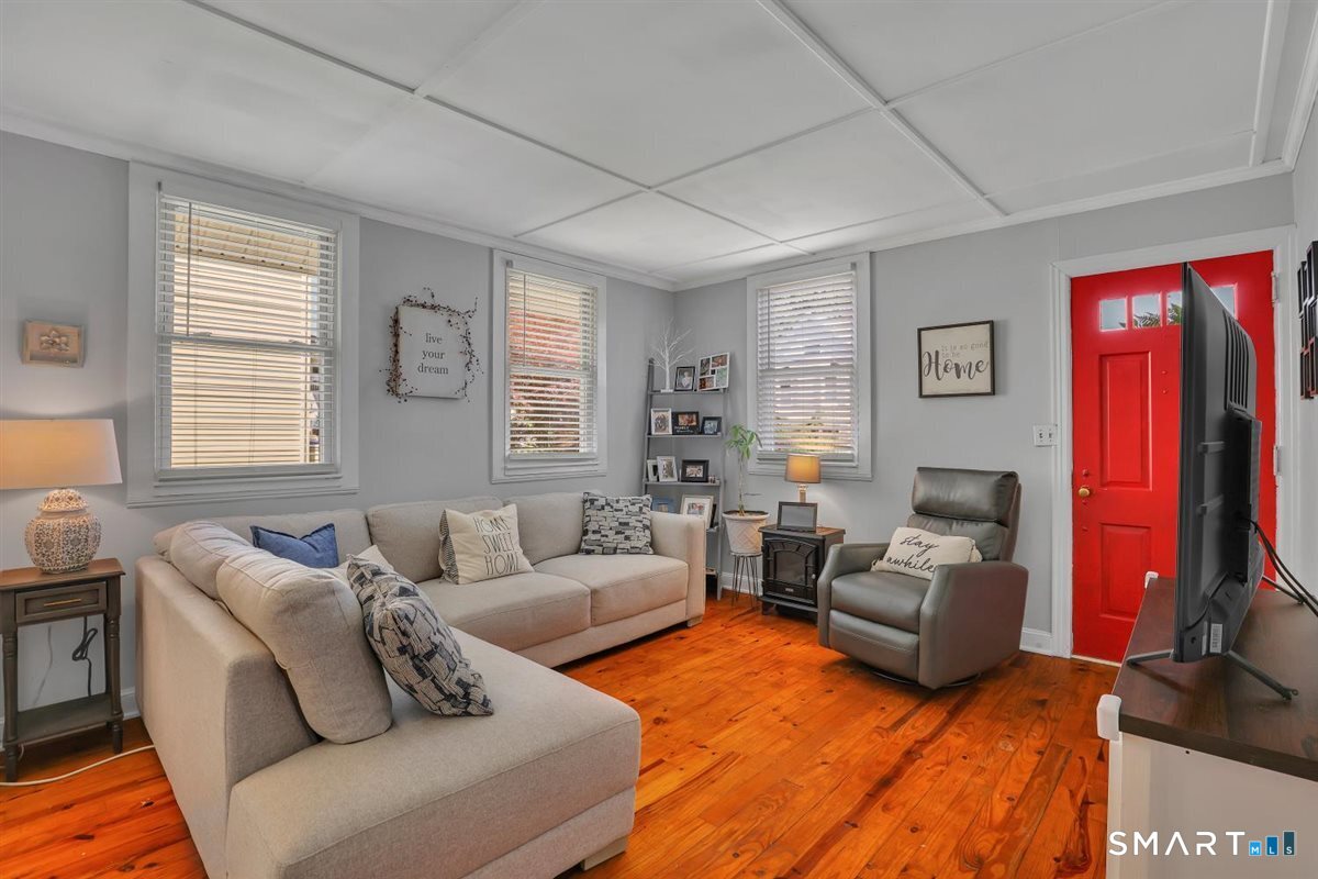 4 Crown Street Middletown CT 06457