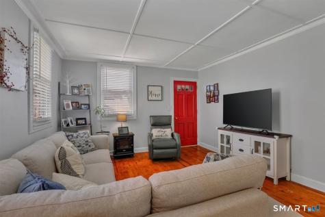 4 Crown Street Middletown CT 06457