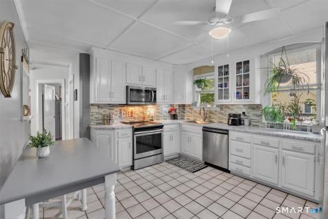 4 Crown Street Middletown CT 06457
