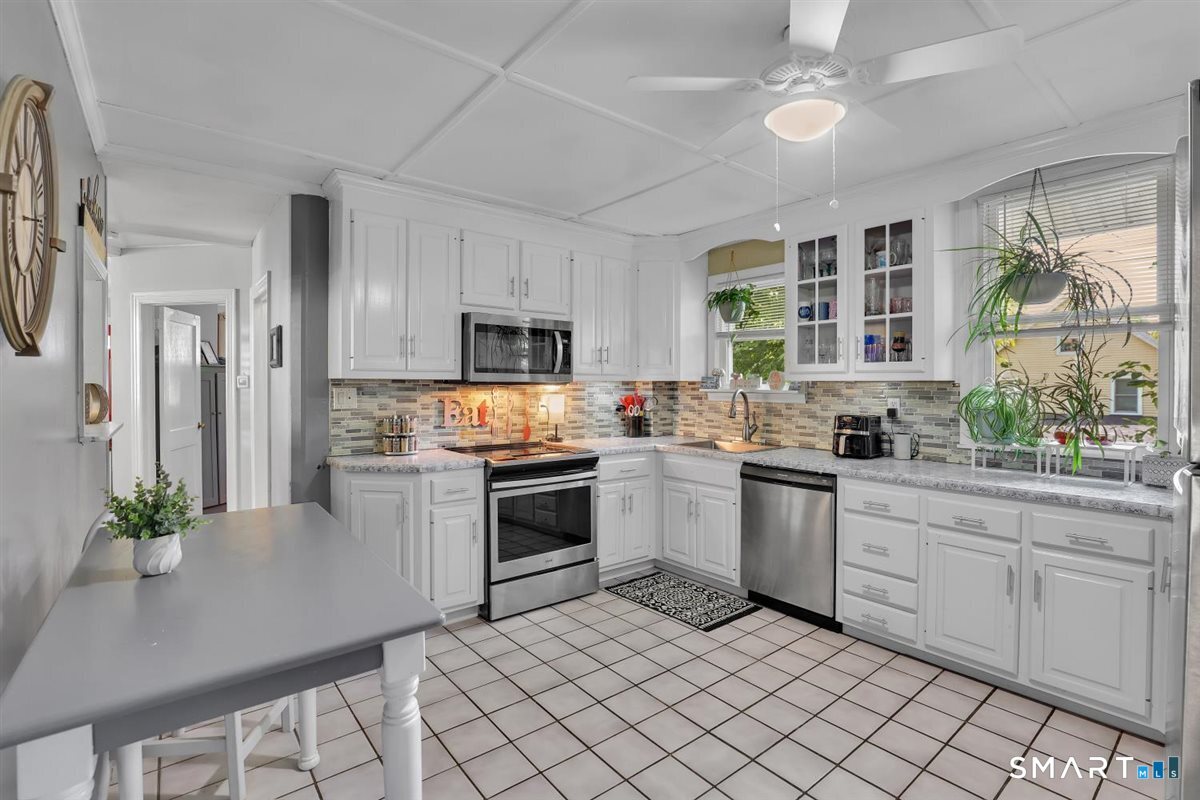 4 Crown Street Middletown CT 06457