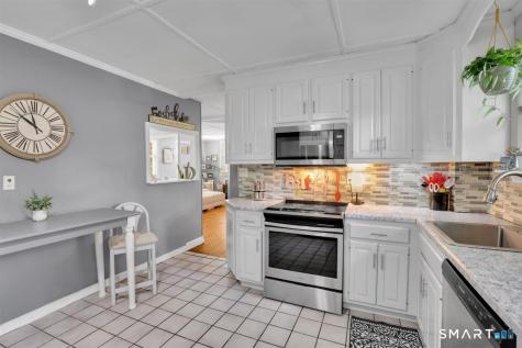 4 Crown Street Middletown CT 06457