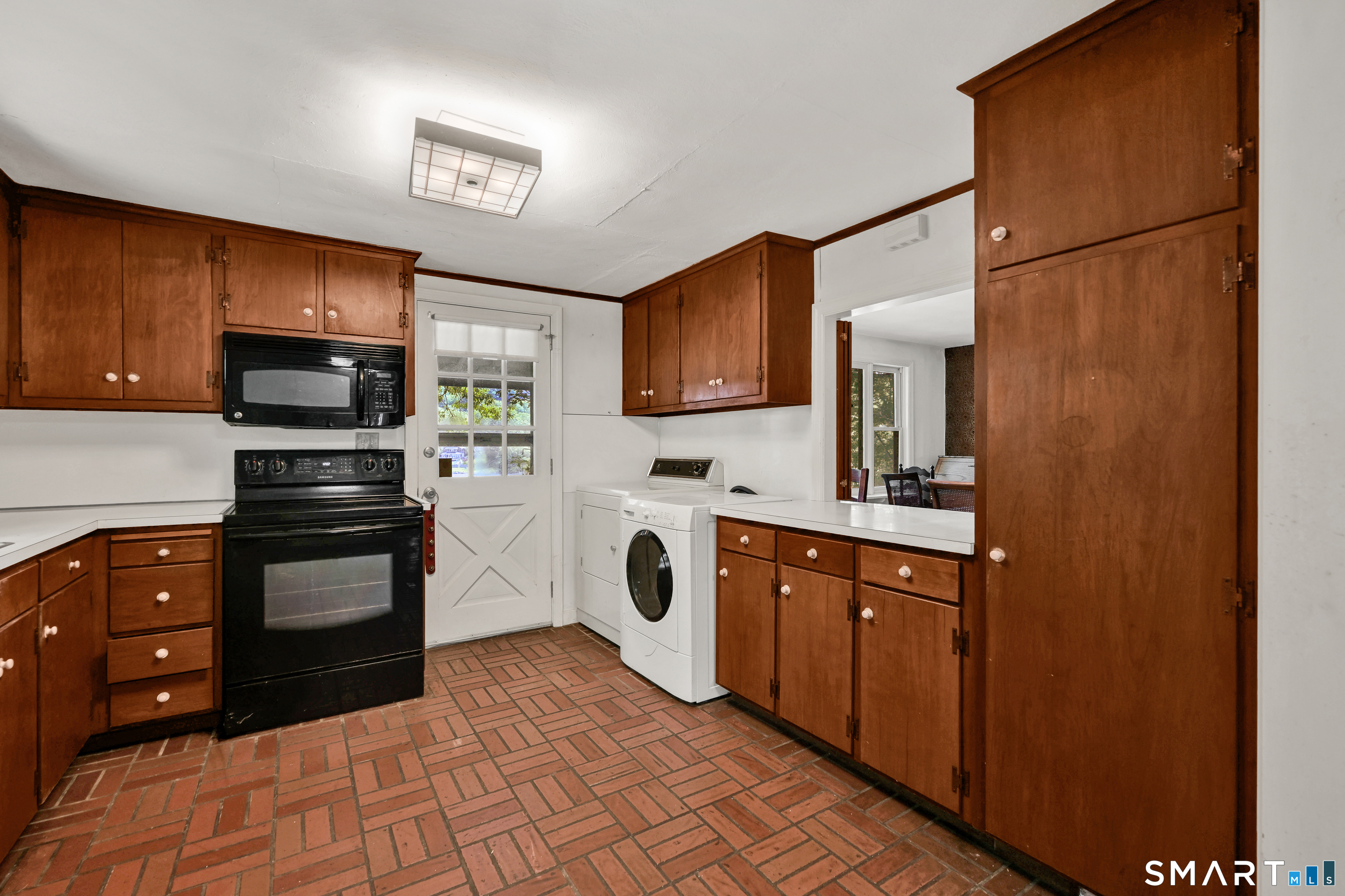 45 Lakeview Boulevard Avon CT 06001
