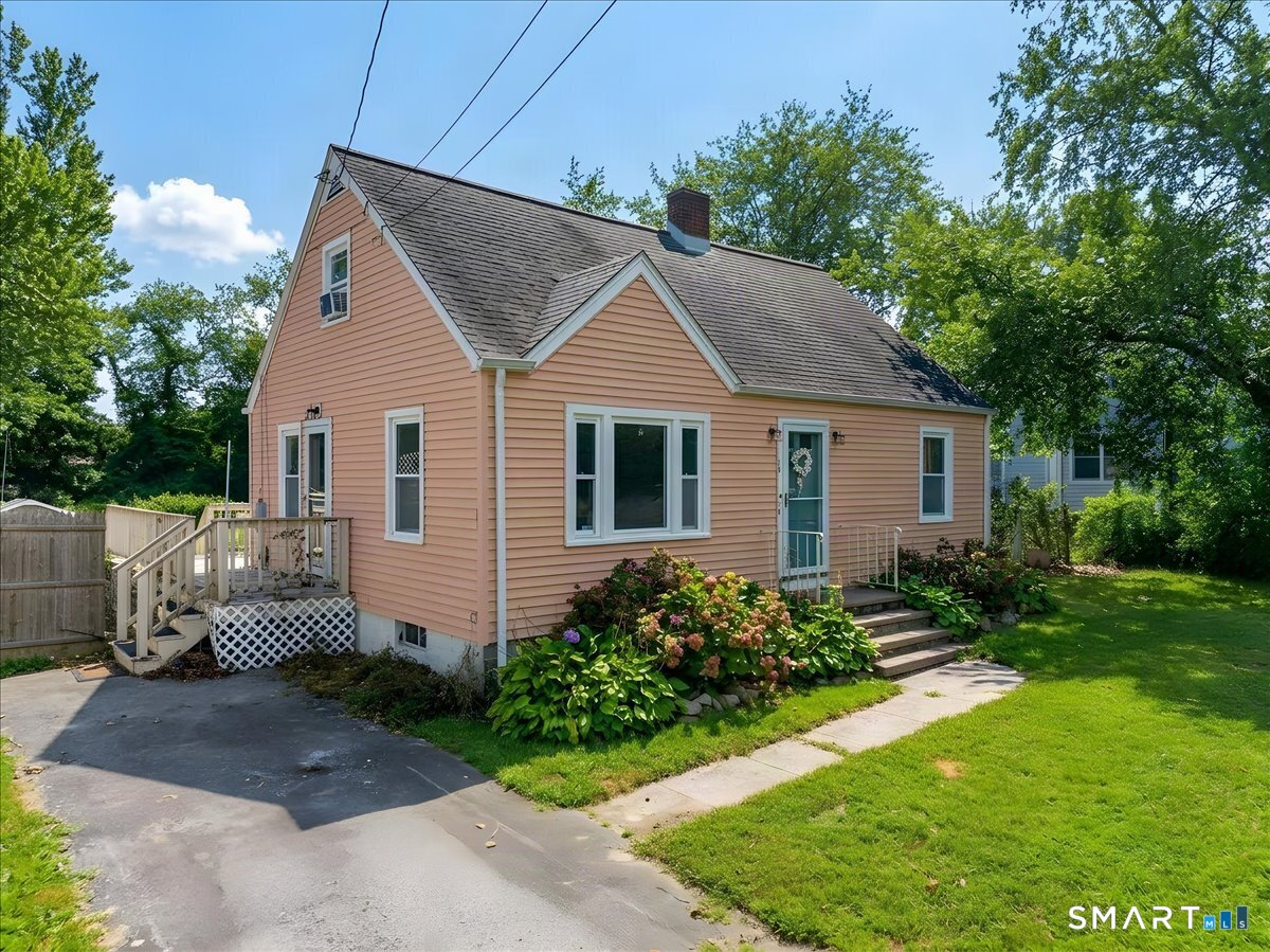 16 Roseleah Drive Waterford CT 06385