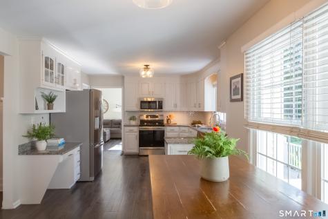 30 Crested Ridge Court Stratford CT 06614