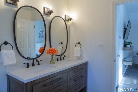 30 Crested Ridge Court Stratford CT 06614
