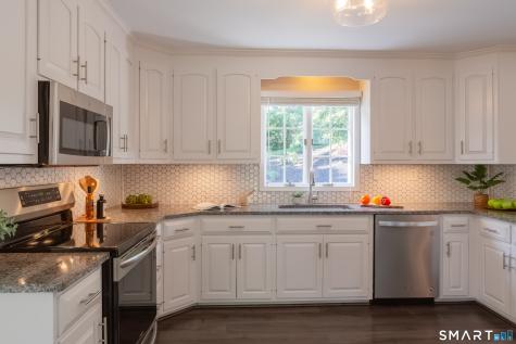 30 Crested Ridge Court Stratford CT 06614
