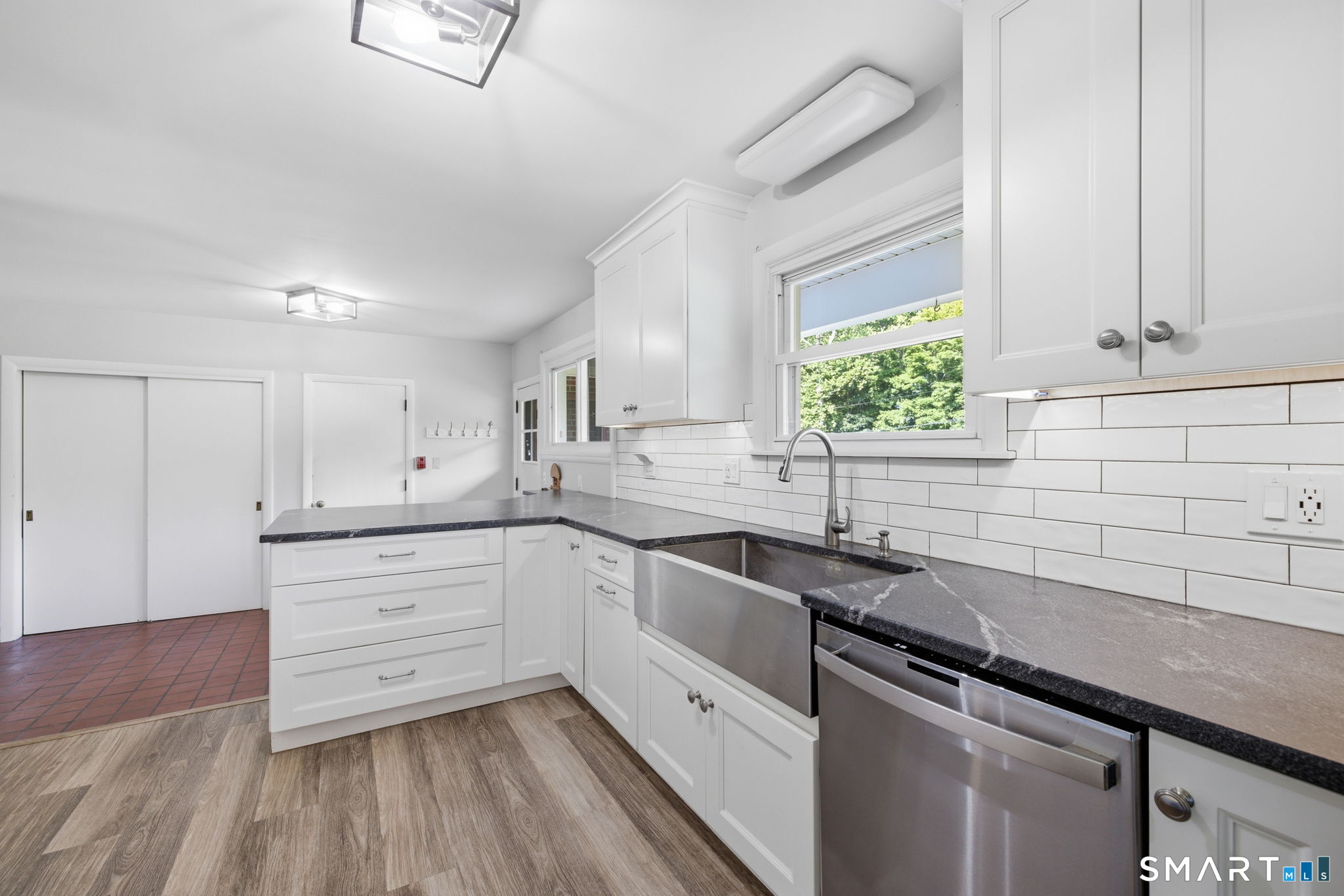 1127 East North Street Suffield CT 06078