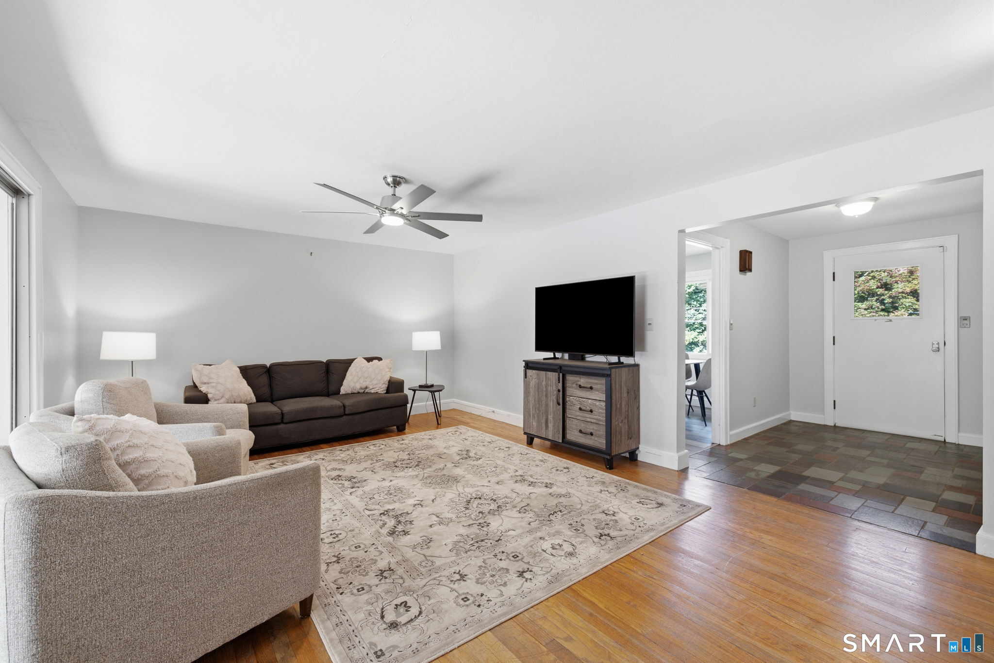 1127 East North Street Suffield CT 06078