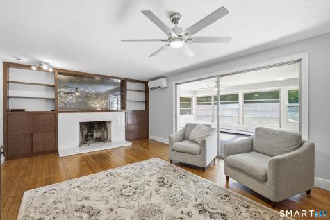 1127 East North Street Suffield CT 06078