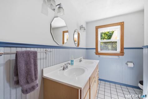 1127 East North Street Suffield CT 06078
