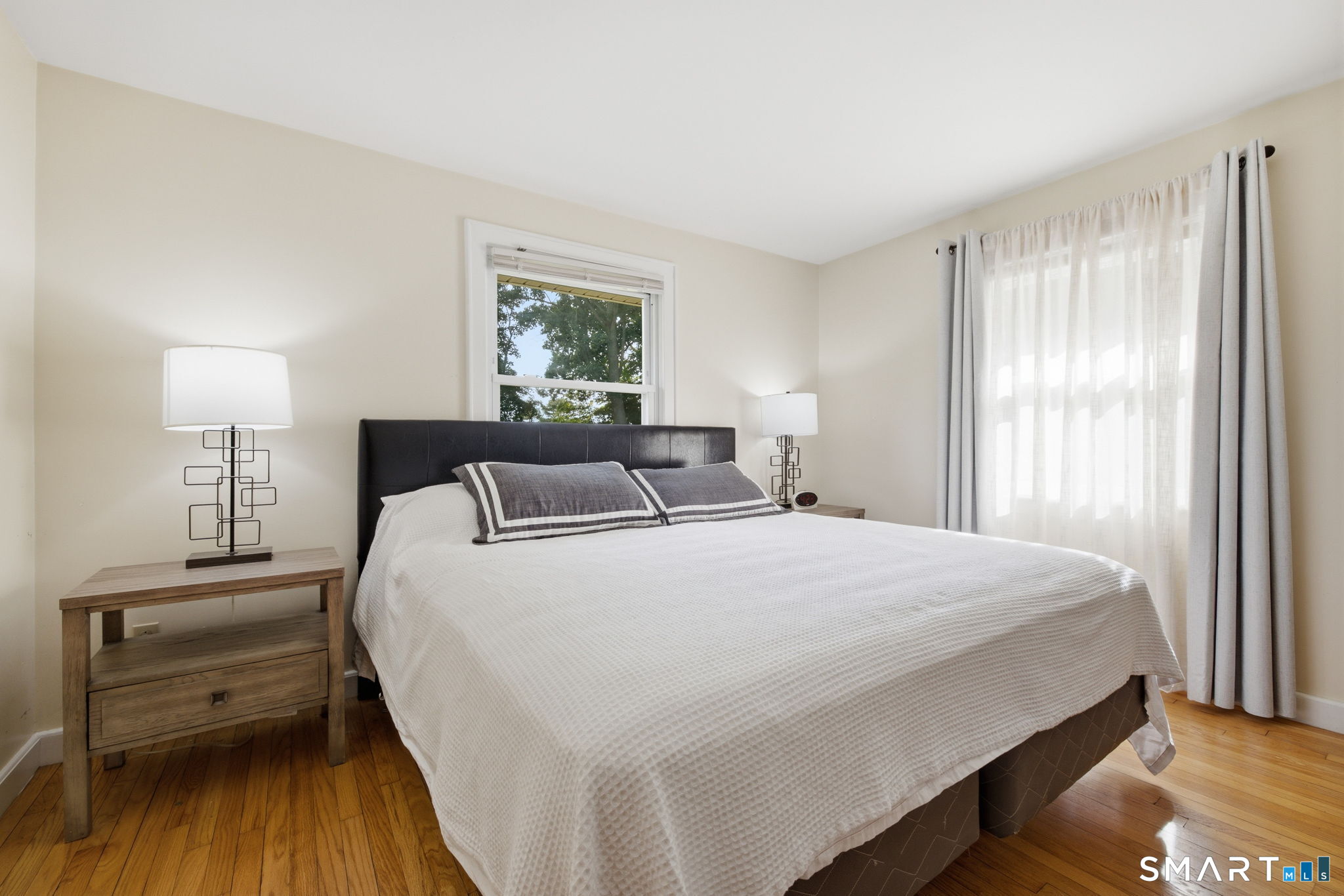 1127 East North Street Suffield CT 06078