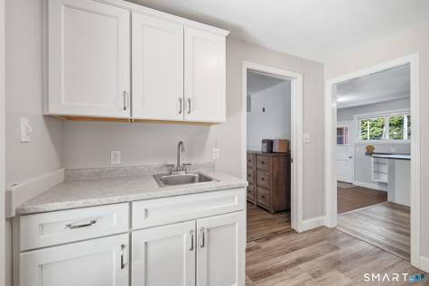1127 East North Street Suffield CT 06078