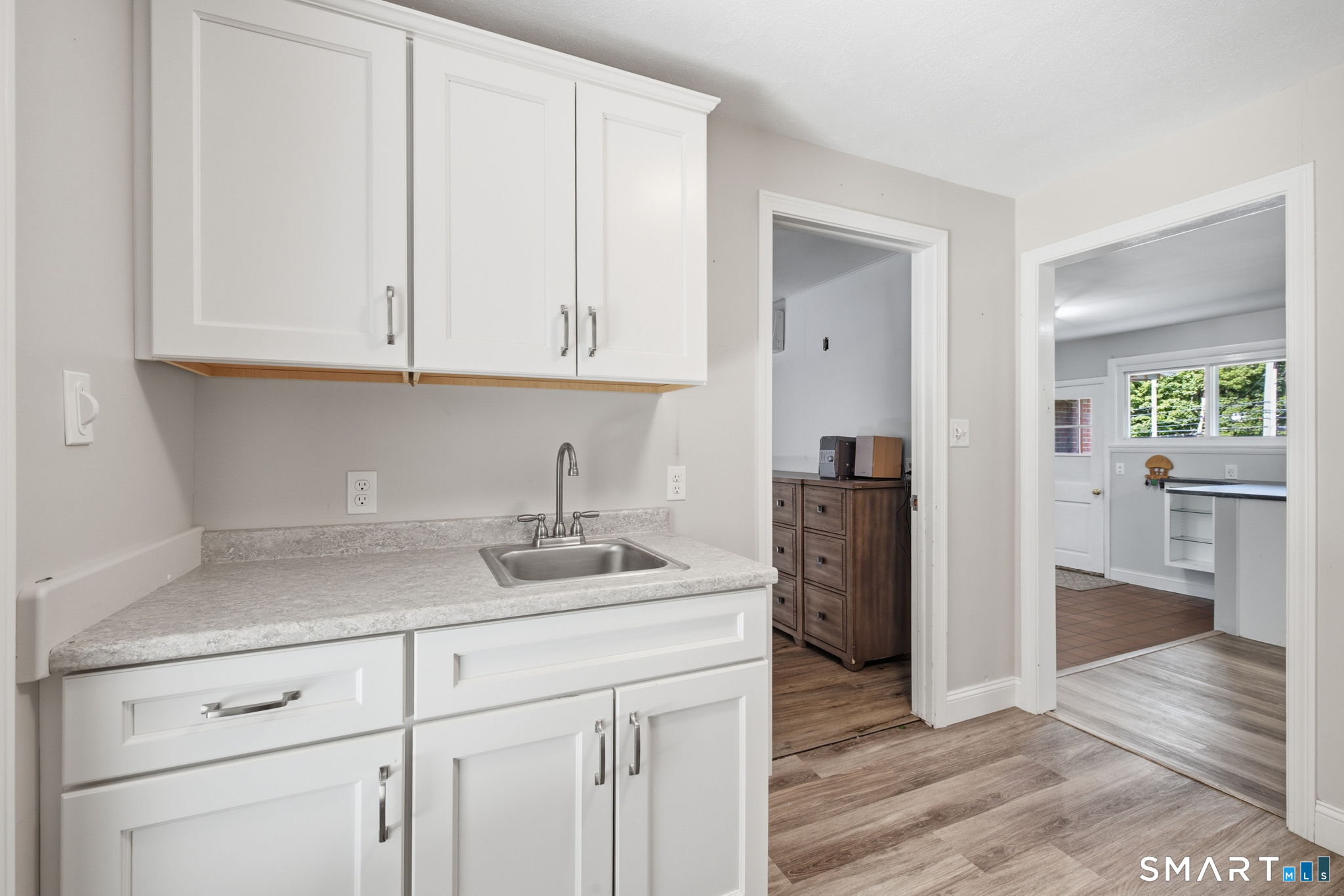 1127 East North Street Suffield CT 06078