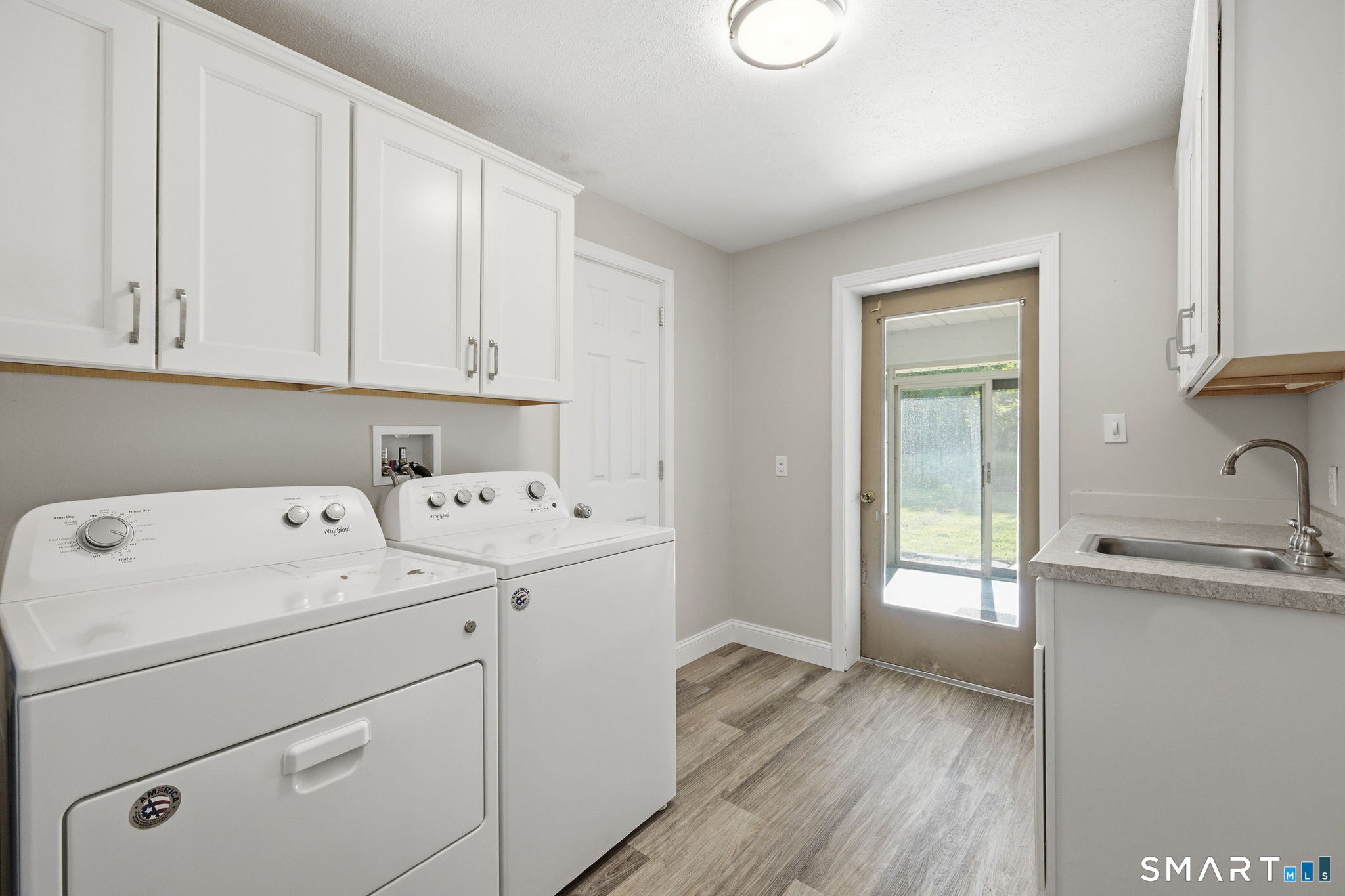 1127 East North Street Suffield CT 06078
