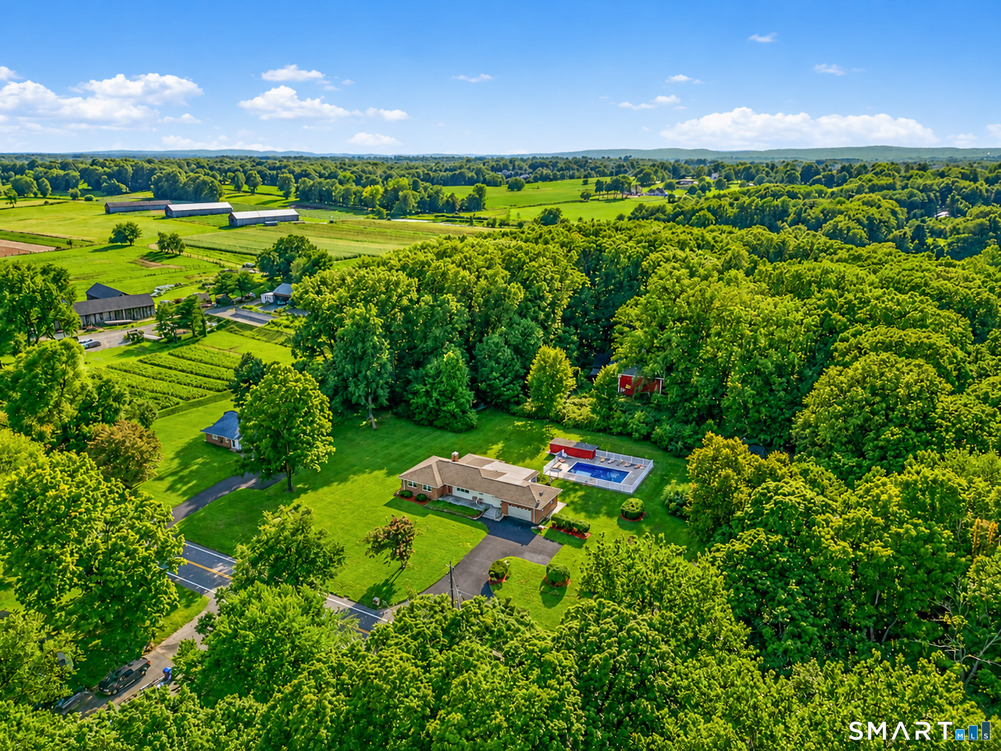 1127 East North Street Suffield CT 06078