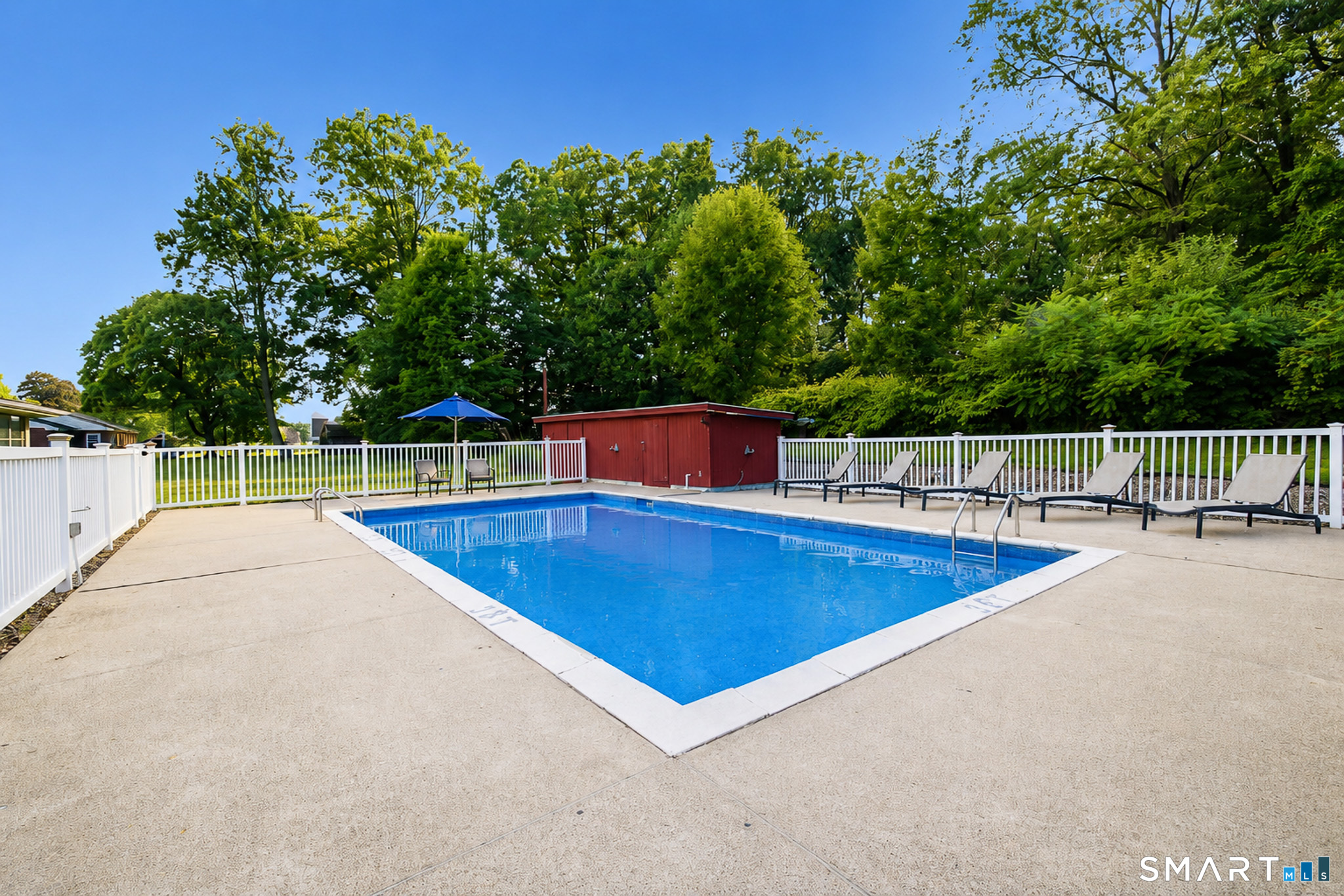 1127 East North Street Suffield CT 06078