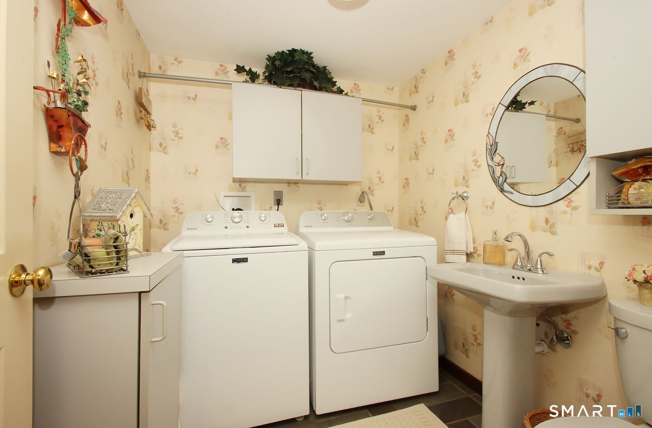 7 Old Forge Road North Haven CT 06473