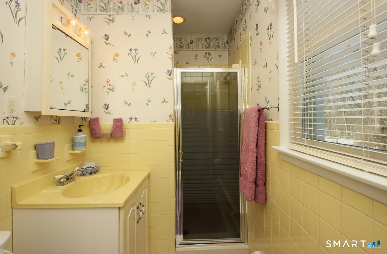 7 Old Forge Road North Haven CT 06473