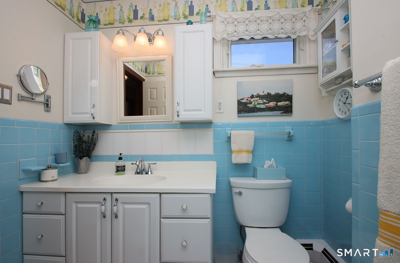 7 Old Forge Road North Haven CT 06473