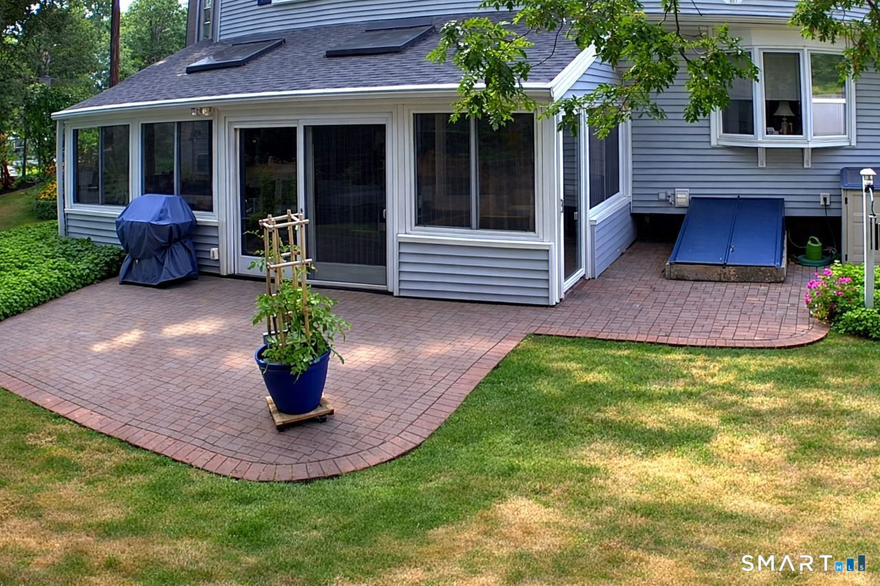 7 Old Forge Road North Haven CT 06473