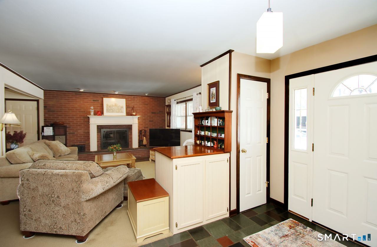 7 Old Forge Road North Haven CT 06473