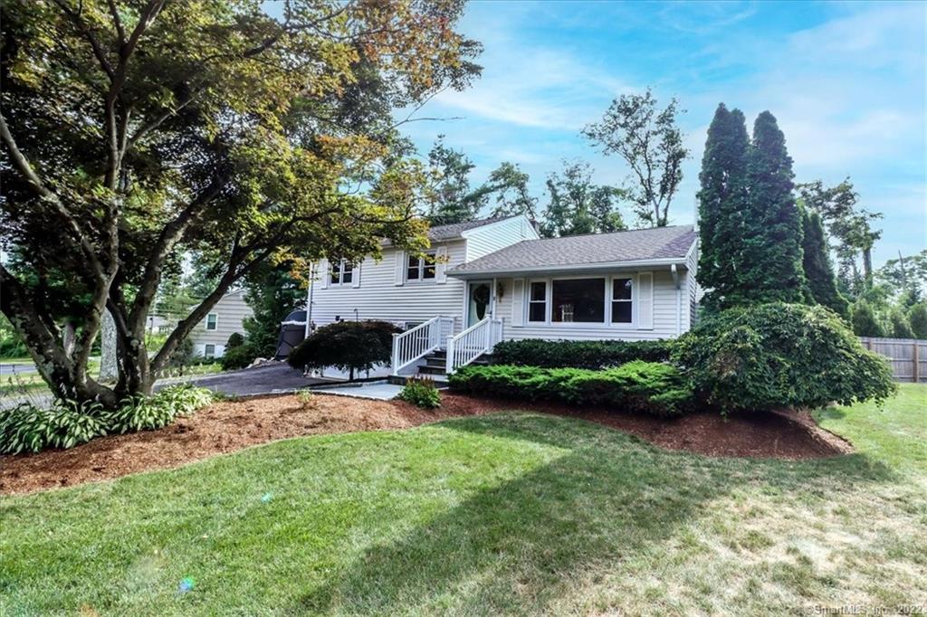 32 Mist Hill Drive Brookfield CT 06804