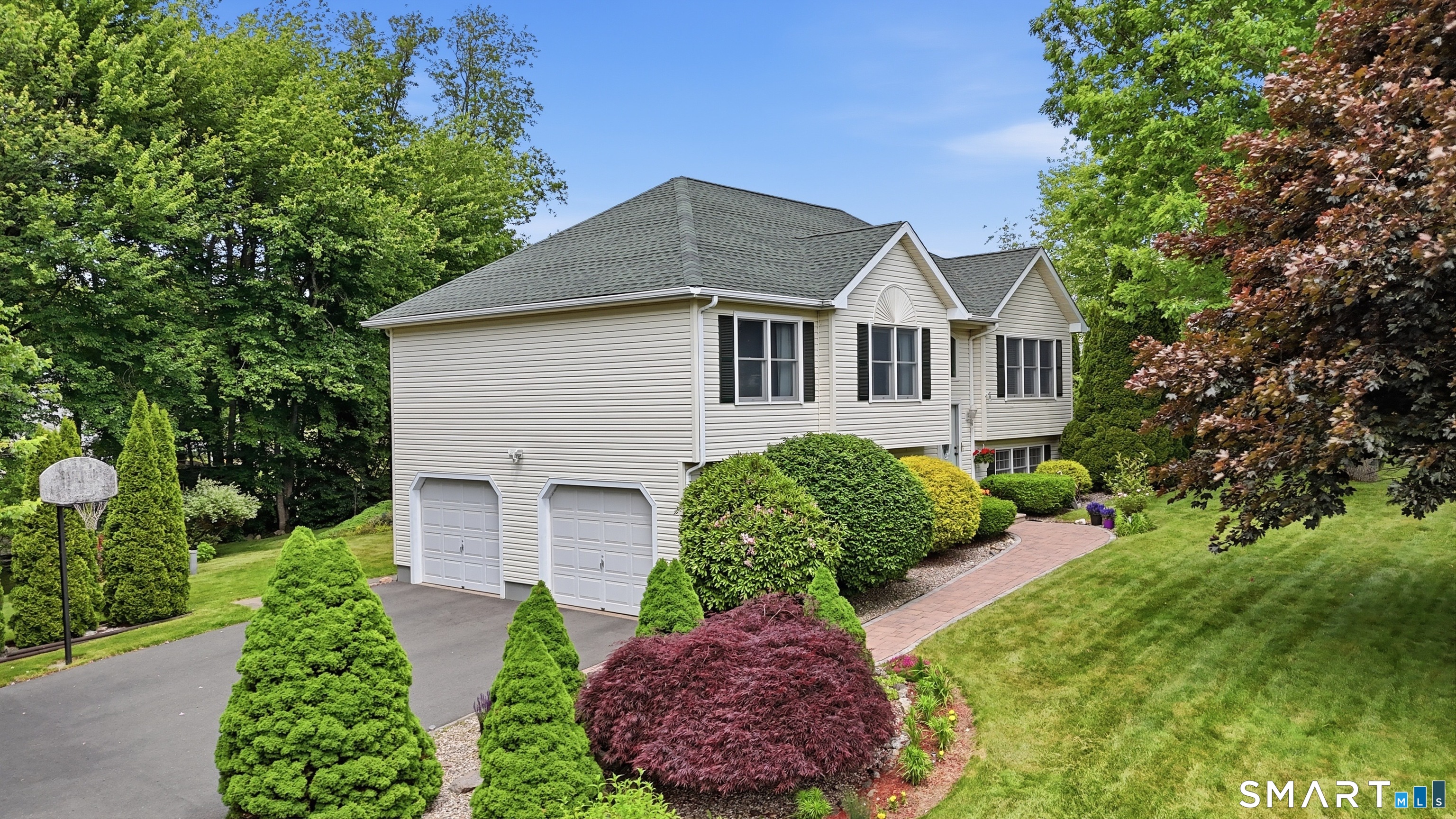 48 Tiffany Lane Bristol CT 06010