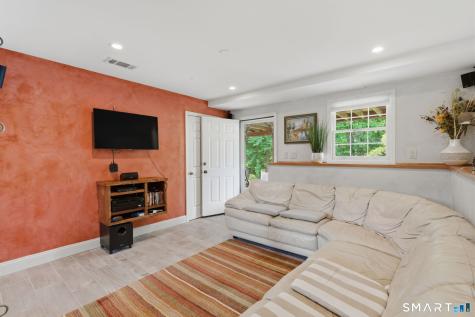 48 Tiffany Lane Bristol CT 06010