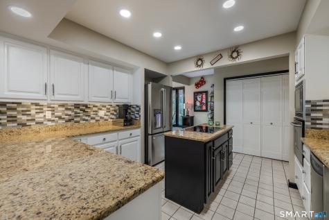 28 Dorset Lane Brookfield CT 06804