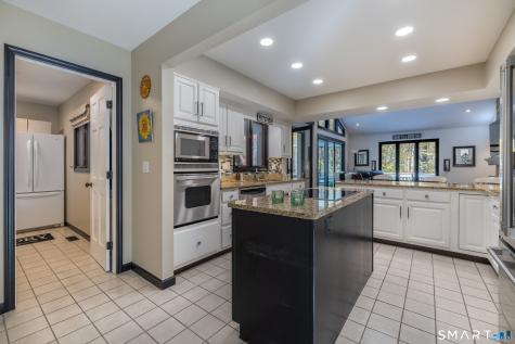 28 Dorset Lane Brookfield CT 06804