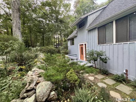882 Moose Hill Road Guilford CT 06437