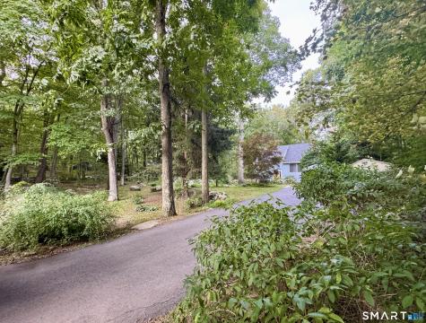 882 Moose Hill Road Guilford CT 06437
