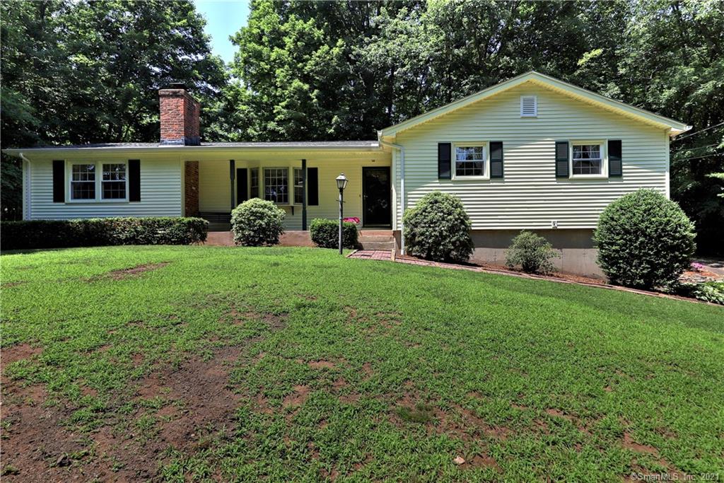 28 Buttermilk Lane Branford CT 06405