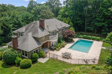 15 Newtown Turnpike Redding CT 06896