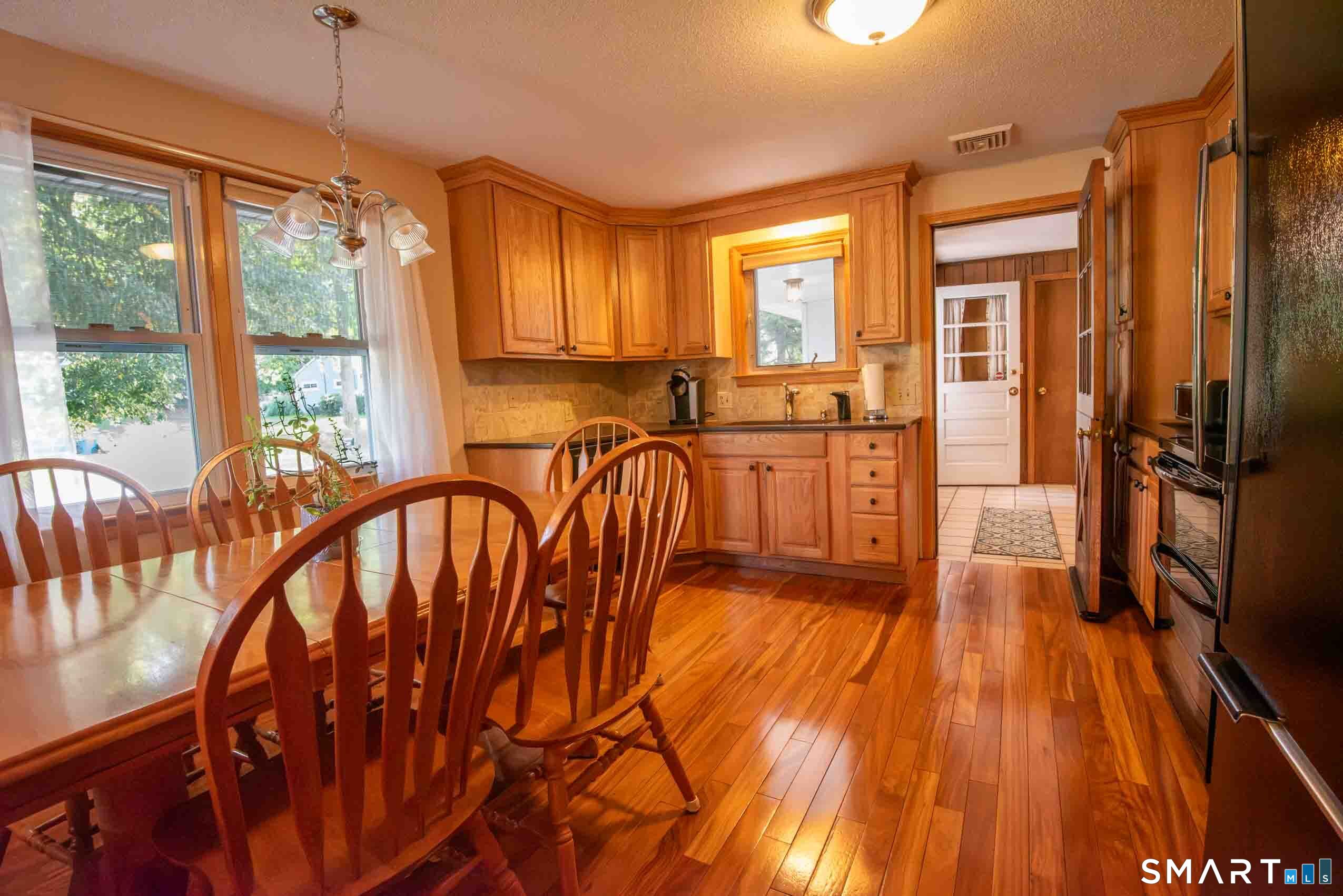 125 Country Lane Bristol CT 06010