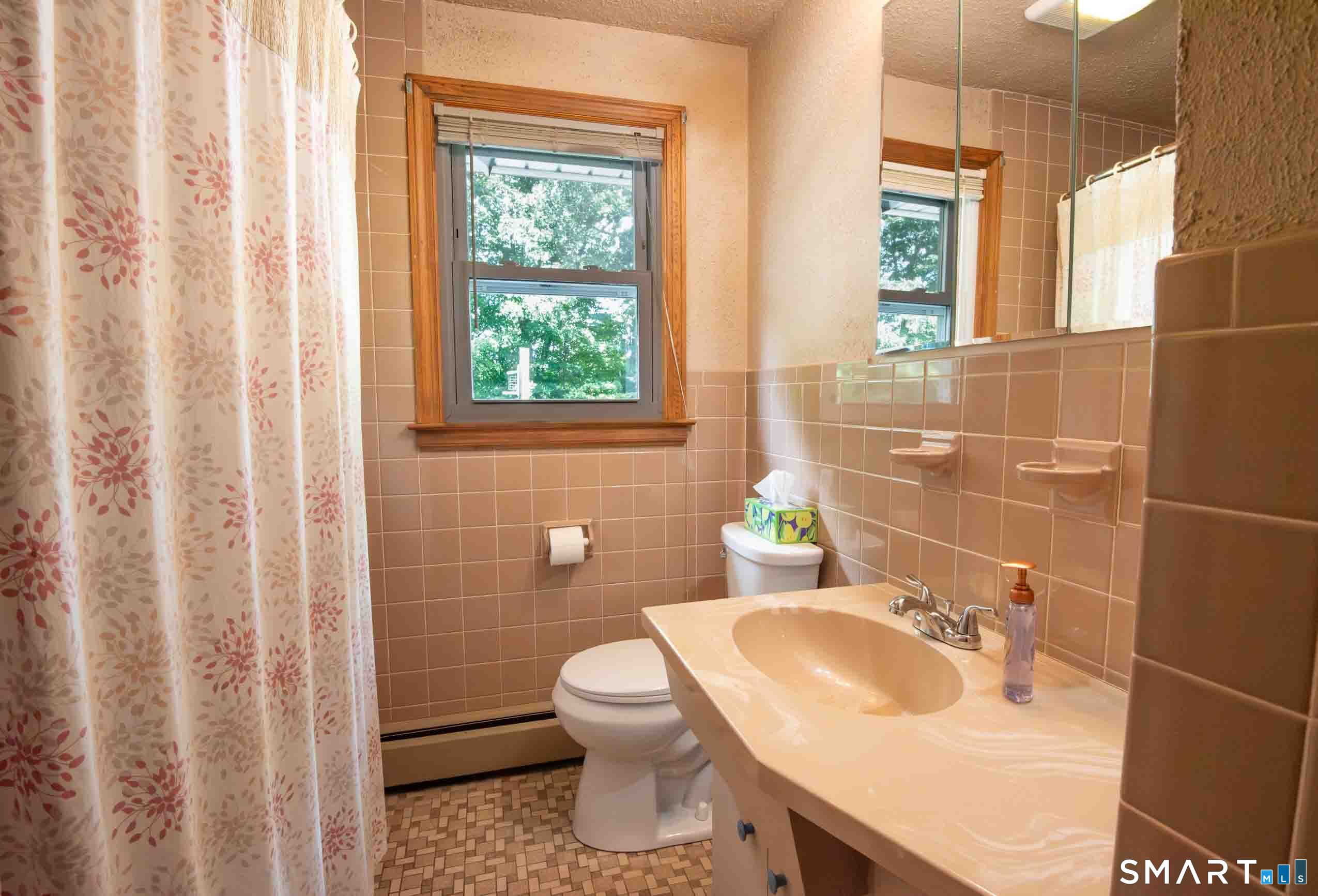 125 Country Lane Bristol CT 06010