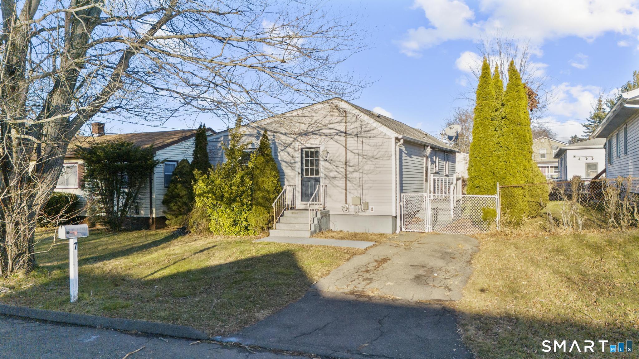 7 Ipswich Street West Haven CT 06516