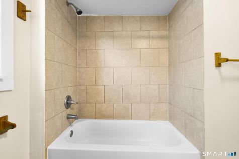 7 Ipswich Street West Haven CT 06516