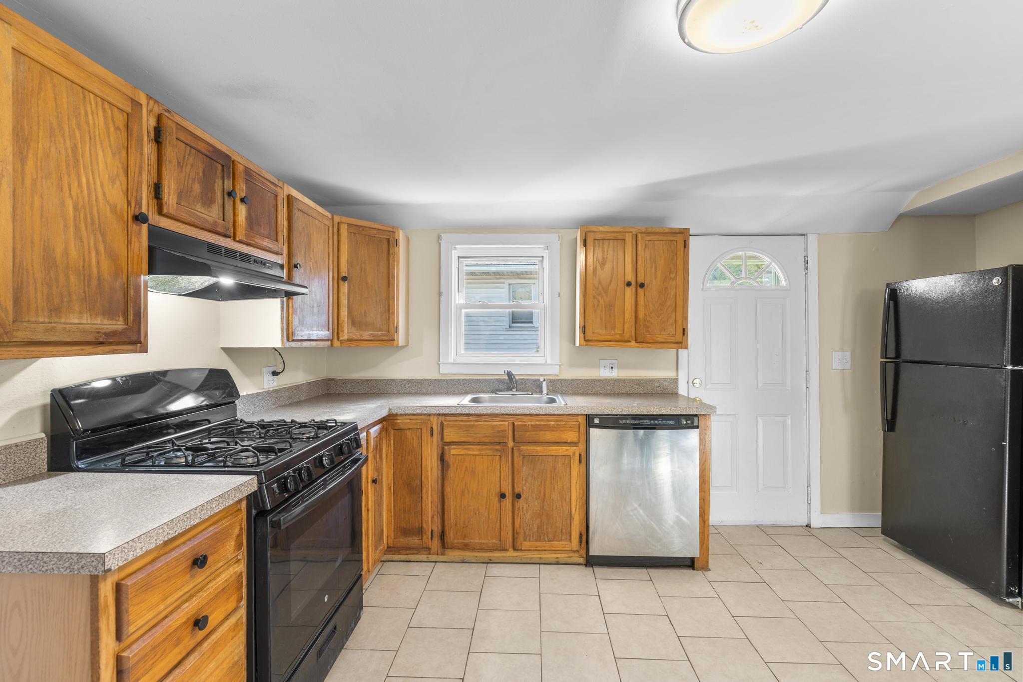 7 Ipswich Street West Haven CT 06516