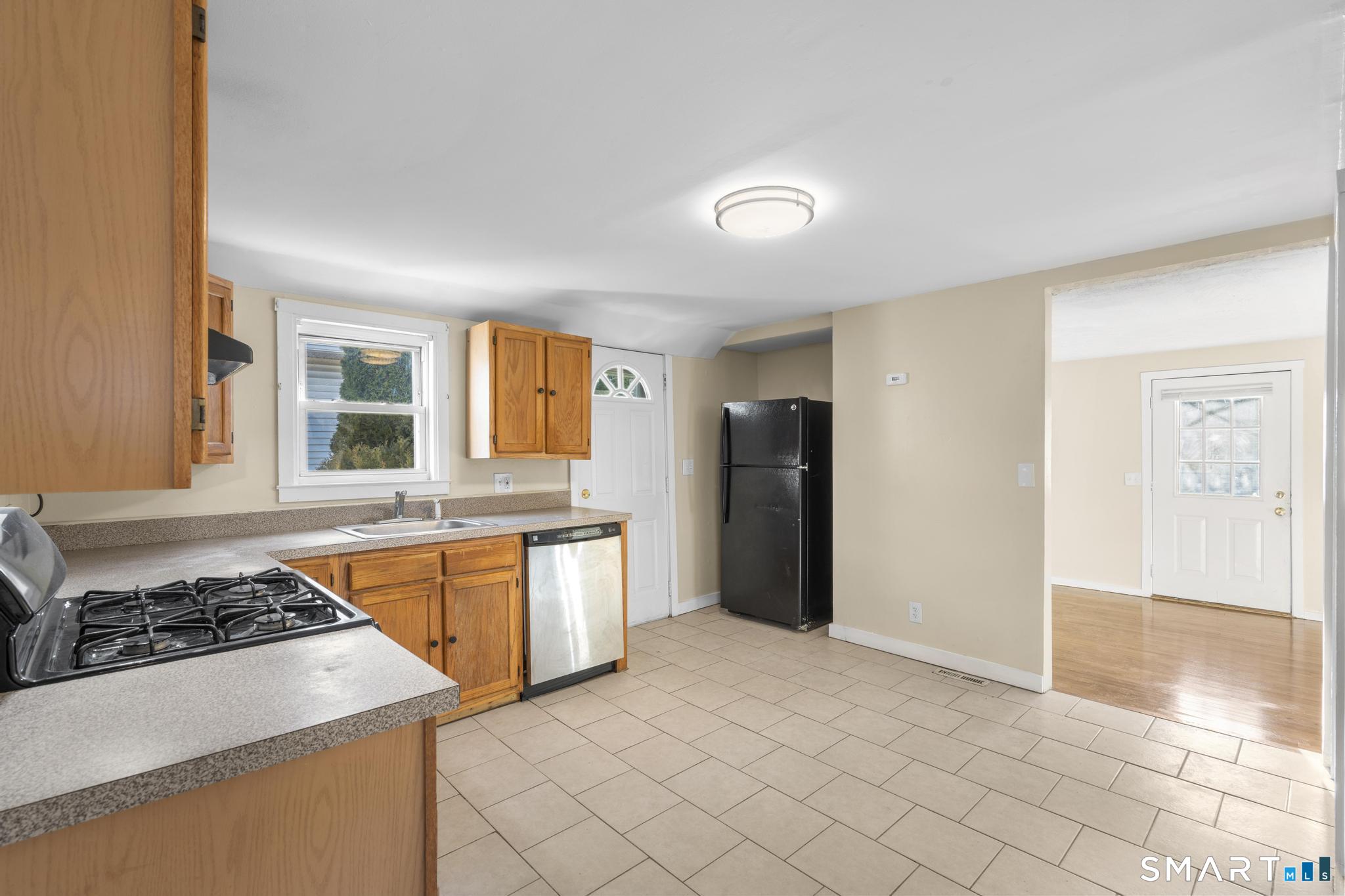 7 Ipswich Street West Haven CT 06516