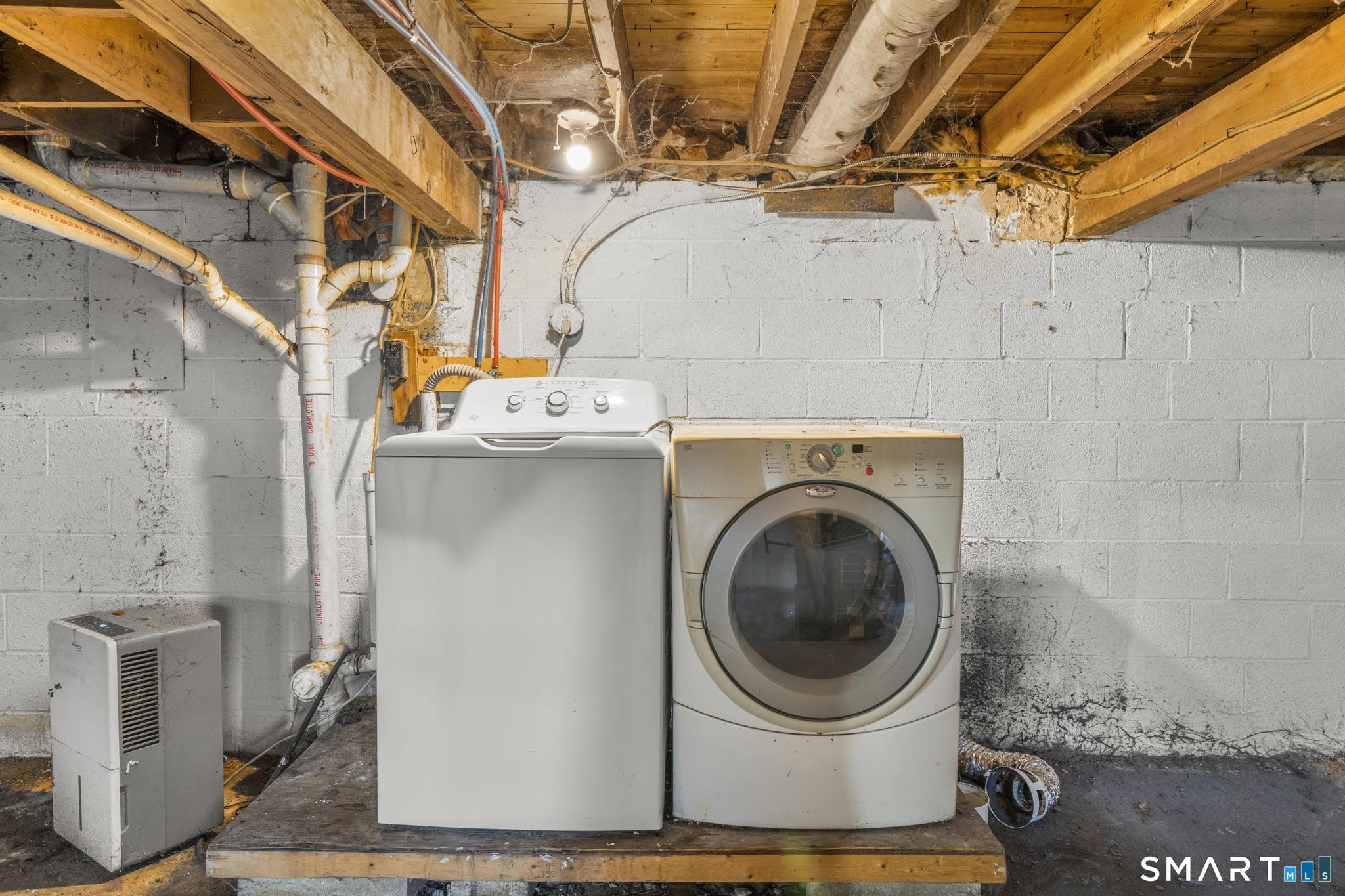 7 Ipswich Street West Haven CT 06516